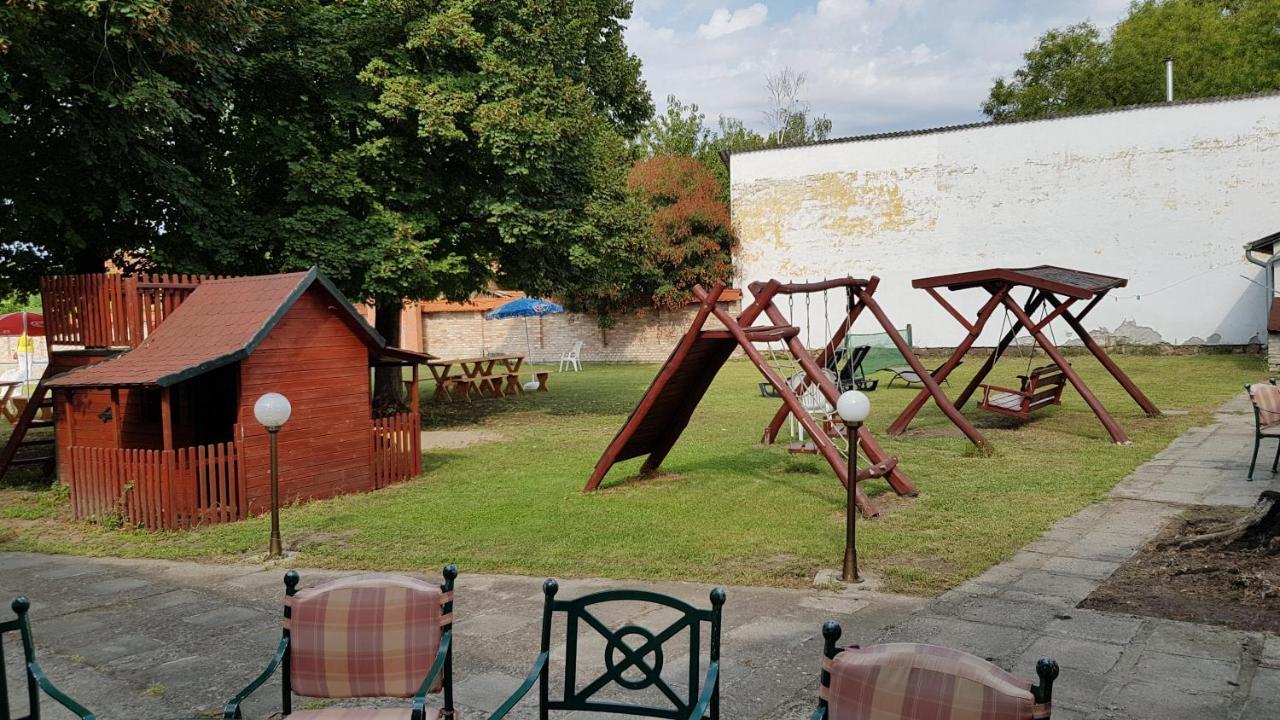 100 Éves Fogadó Szatymaz Extérieur photo
