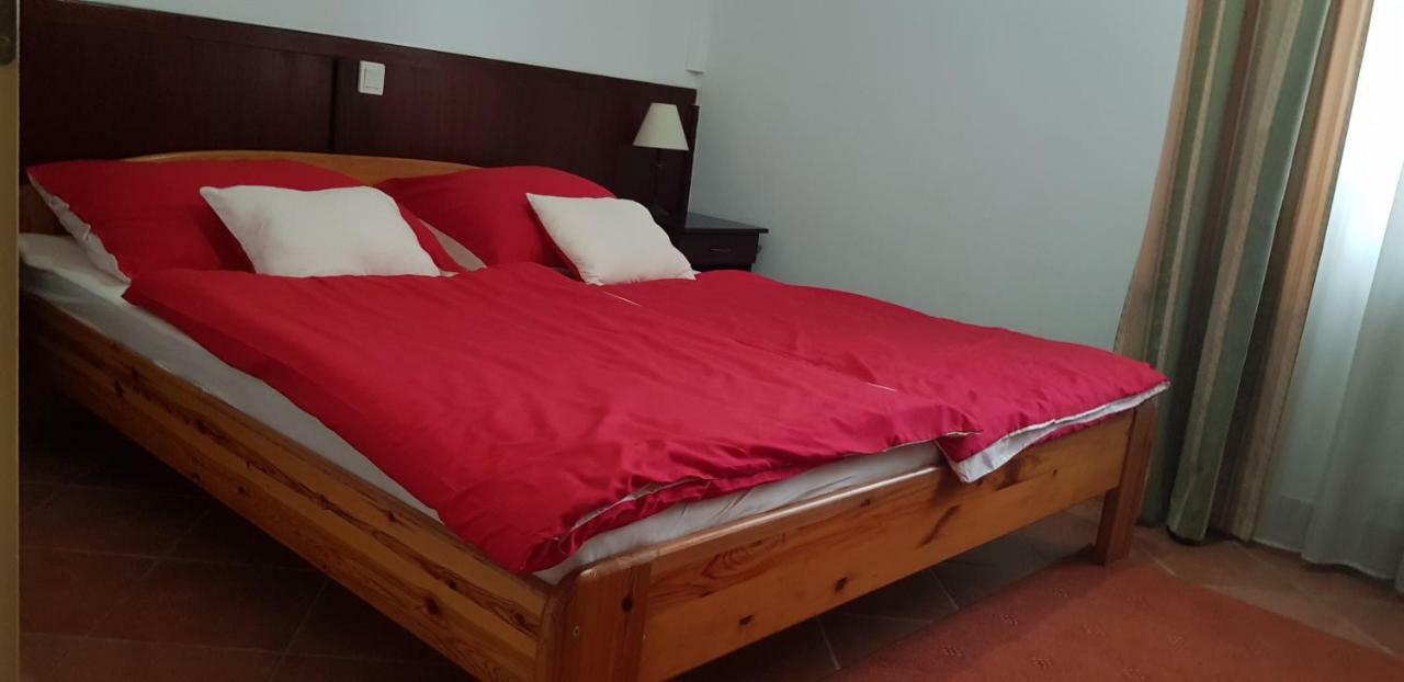 100 Éves Fogadó Szatymaz Extérieur photo